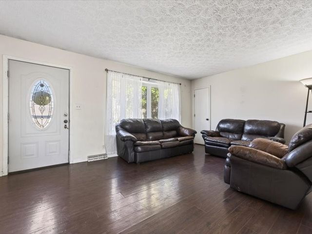 161 W Regent Dr, Clarksville, TN 37043