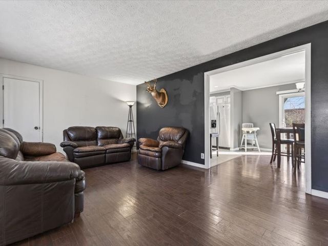 161 W Regent Dr, Clarksville, TN 37043