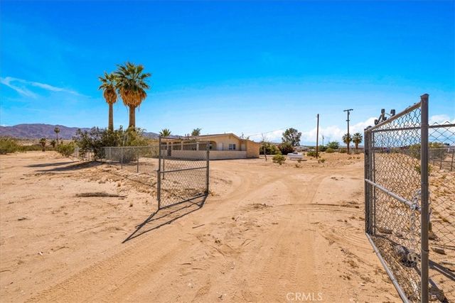 4611 Oasis, 29 Palms, CA 92277