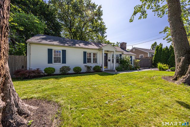 29 Sutton Drive West, Stamford, CT 06906