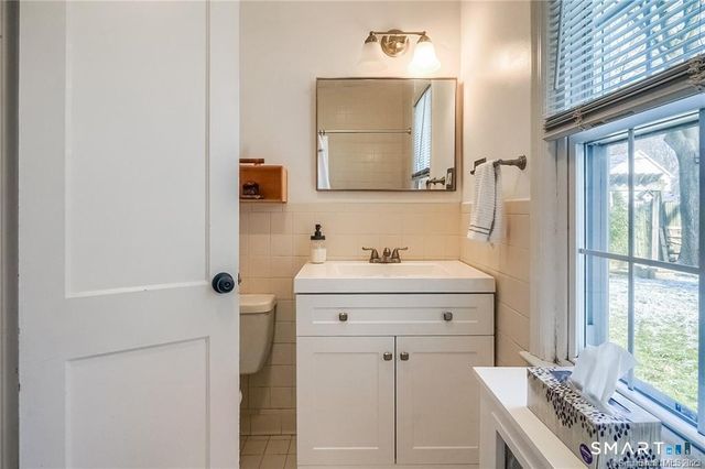 29 Sutton Drive West, Stamford, CT 06906