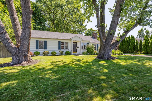 29 Sutton Drive West, Stamford, CT 06906