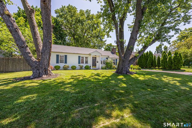 29 Sutton Drive West, Stamford, CT 06906