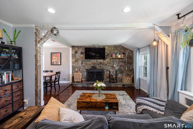29 Sutton Drive West, Stamford, CT 06906