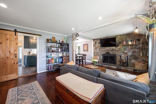29 Sutton Drive West, Stamford, CT 06906