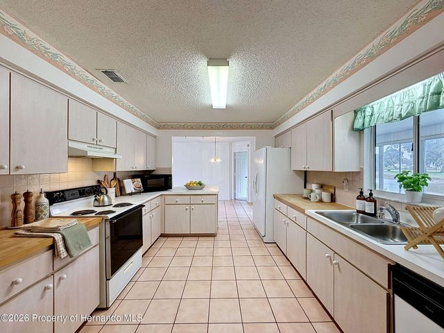 17855 SE 99th Avenue, Summerfield, FL 34491