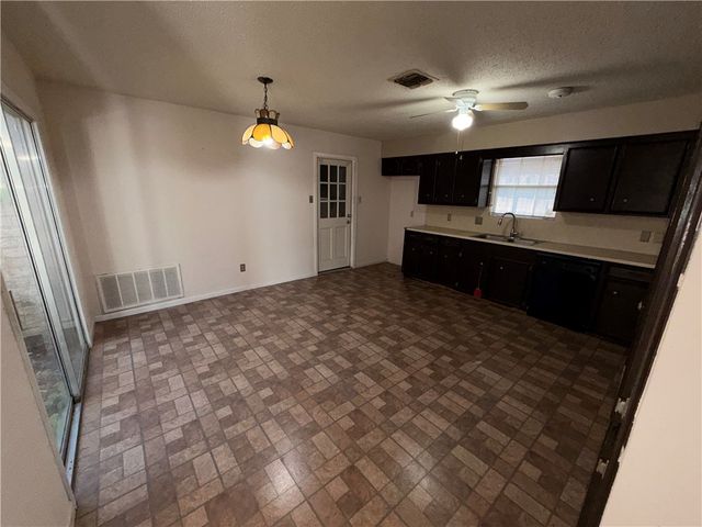 7033 Copper Mountain Dr, Corpus Christi, TX 78413