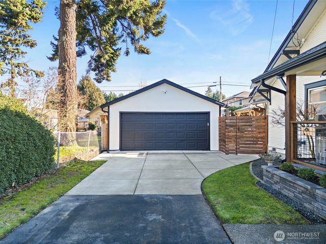 331 4th Street SE, Puyallup, WA 98372