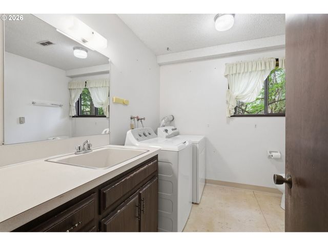 17515 Sw CHEYENNE Way, Tualatin, OR 97062
