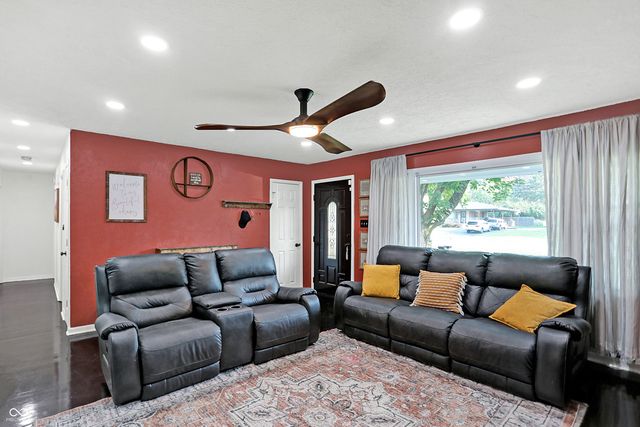 5907 Laurel Hall Drive, Indianapolis, IN 46226