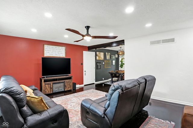 5907 Laurel Hall Drive, Indianapolis, IN 46226