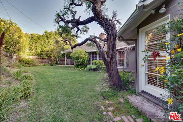 12219 Octagon Street, Los Angeles, CA 90049