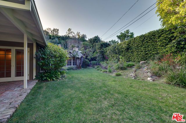 12219 Octagon Street, Los Angeles, CA 90049