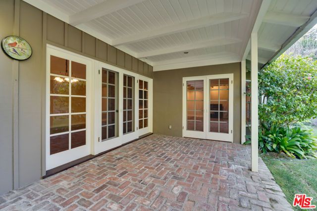 12219 Octagon Street, Los Angeles, CA 90049