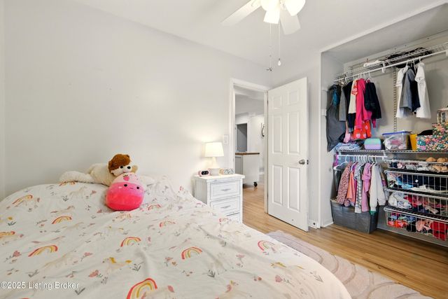 3807 Manner Dale Dr, Louisville, KY 40220