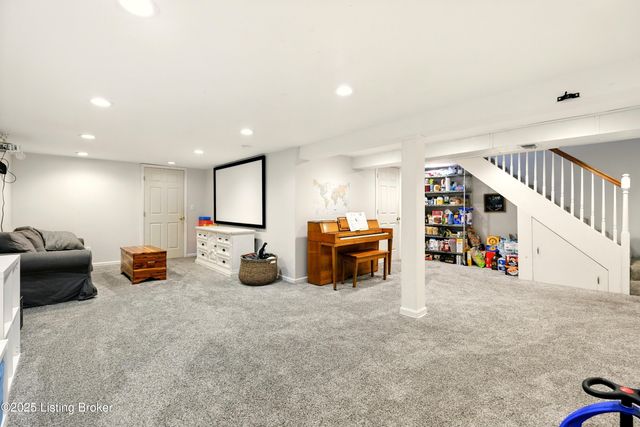 3807 Manner Dale Dr, Louisville, KY 40220