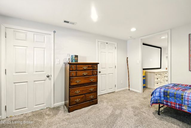 3807 Manner Dale Dr, Louisville, KY 40220