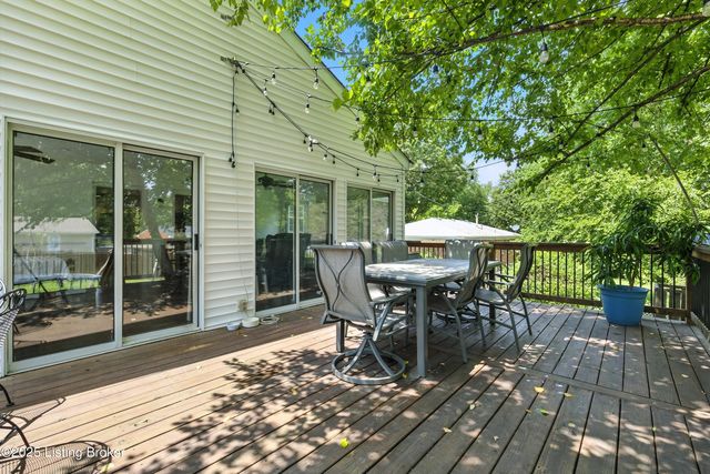 3807 Manner Dale Dr, Louisville, KY 40220