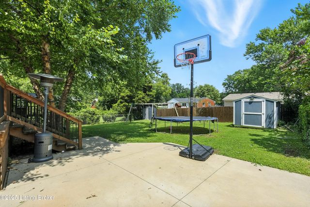 3807 Manner Dale Dr, Louisville, KY 40220