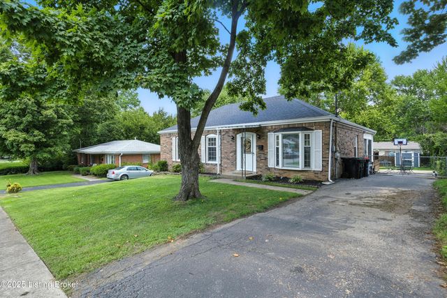 3807 Manner Dale Dr, Louisville, KY 40220