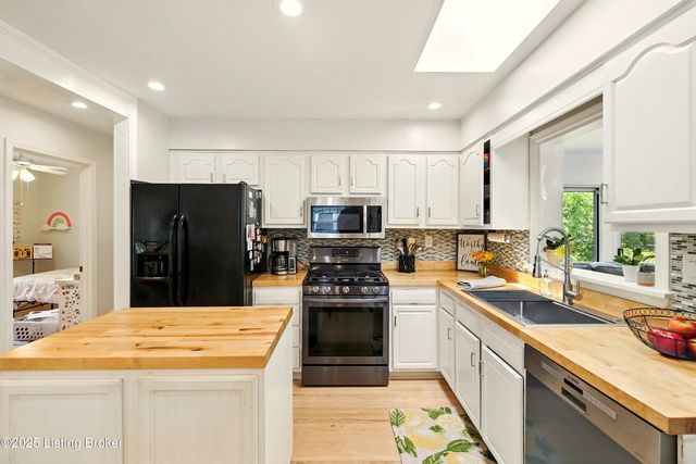 3807 Manner Dale Dr, Louisville, KY 40220