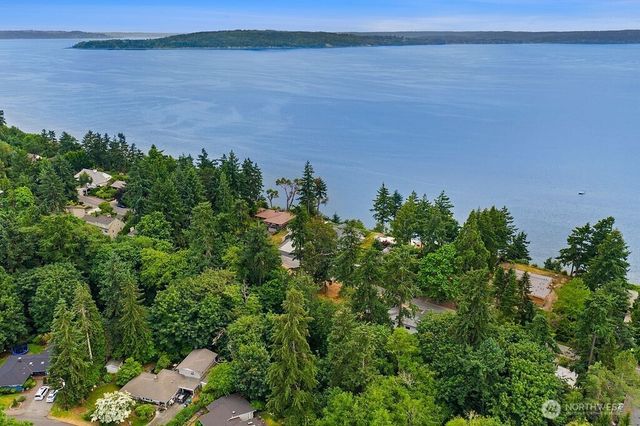 19210 SW Edgecliff, Normandy Park, WA 98166