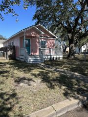 5306 Avenue P 1/2, Galveston, TX 77551