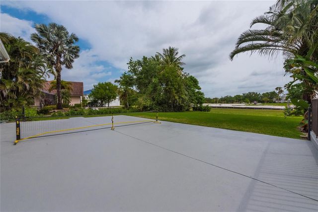 2090 Windsock Way, Wellington, FL 33414