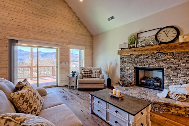 438 Mill Ridge Road, Hiawassee, GA 30546