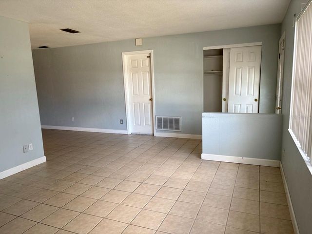 1854 76TH AVENUE N, St Petersburg, FL 33702