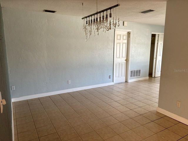 1854 76TH AVENUE N, St Petersburg, FL 33702