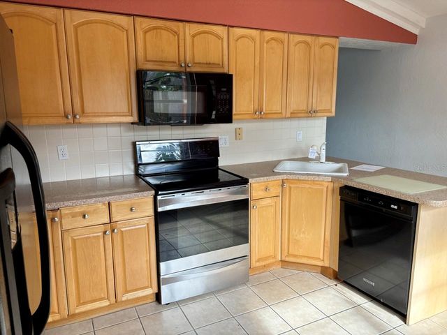 1854 76TH AVENUE N, St Petersburg, FL 33702