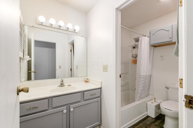 5240 Citrus Drive, Hilliard, OH 43026