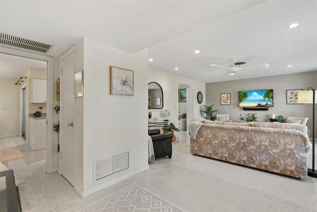 405 PARK BOULEVARD N, Venice, FL 34285