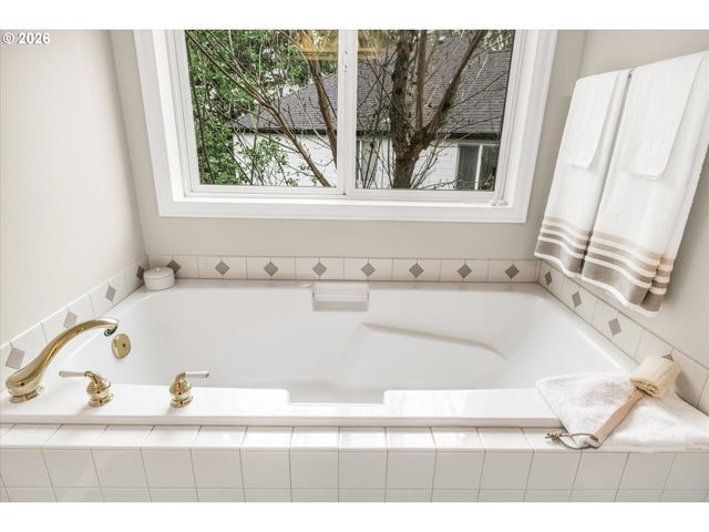 15968 Se VENICE RIDGE Way, Damascus, OR 97089
