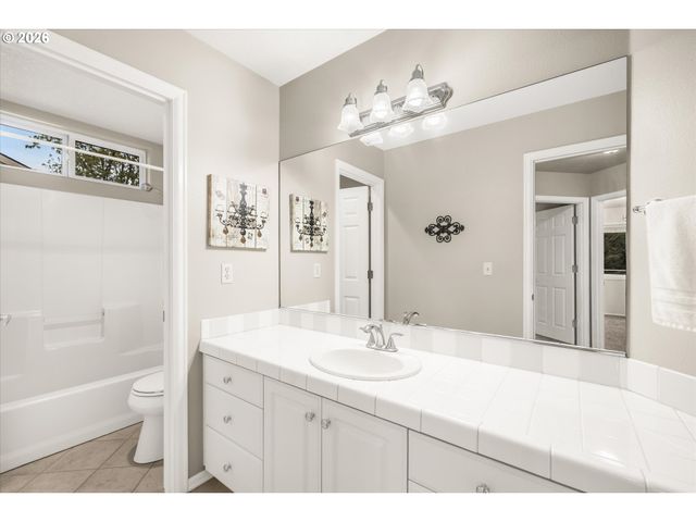 15968 Se VENICE RIDGE Way, Damascus, OR 97089