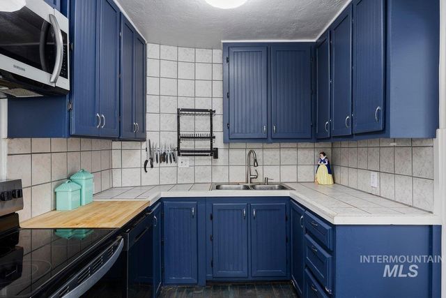 460 6th Ave N, Twin Falls, ID 83301