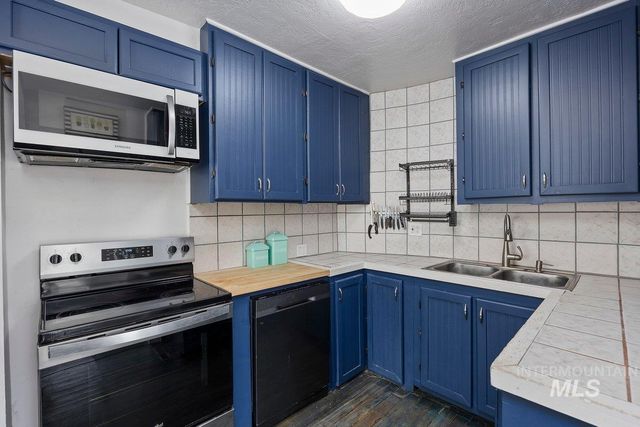 460 6th Ave N, Twin Falls, ID 83301