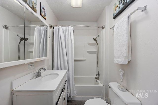 460 6th Ave N, Twin Falls, ID 83301