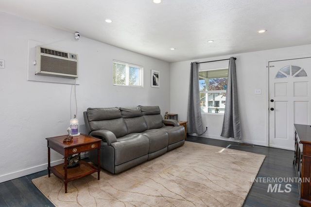 460 6th Ave N, Twin Falls, ID 83301