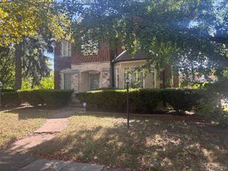 12945 Mackenzie Street, Detroit, MI 48228