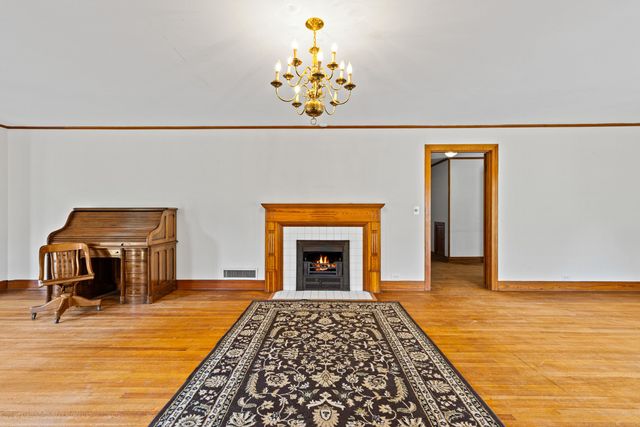 800 W Tyler St, Gilmer, TX 75644