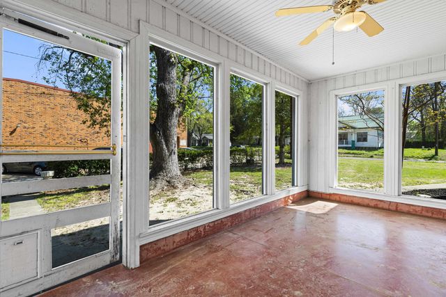 800 W Tyler St, Gilmer, TX 75644