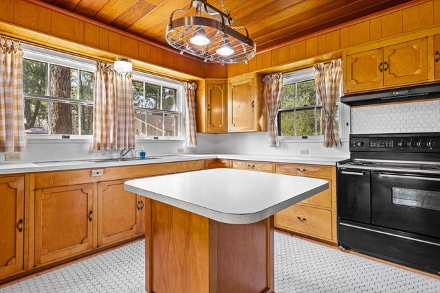 800 W Tyler St, Gilmer, TX 75644