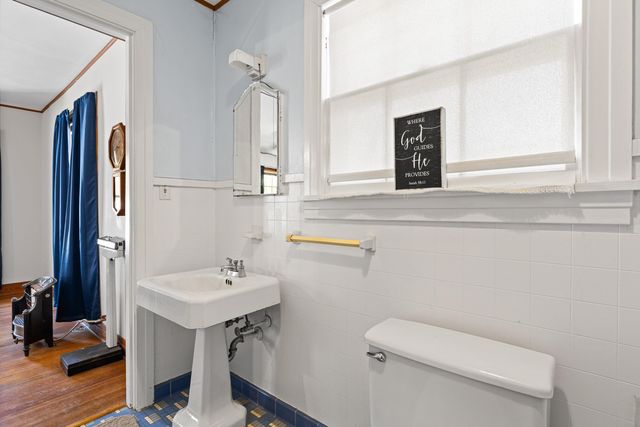 800 W Tyler St, Gilmer, TX 75644