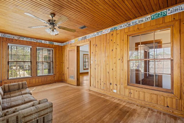 800 W Tyler St, Gilmer, TX 75644