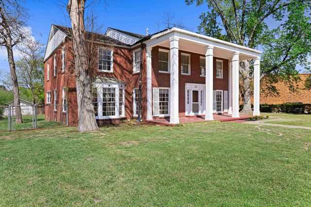 800 W Tyler St, Gilmer, TX 75644