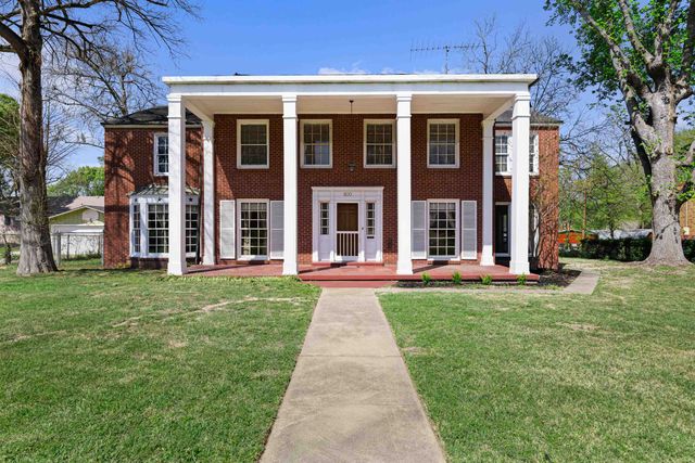 800 W Tyler St, Gilmer, TX 75644