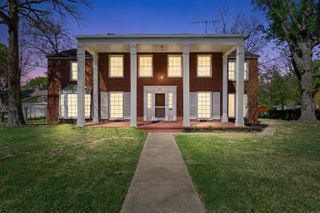 800 W Tyler St, Gilmer, TX 75644