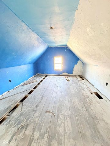 2221 E Lynn Street, Anderson, IN 46016